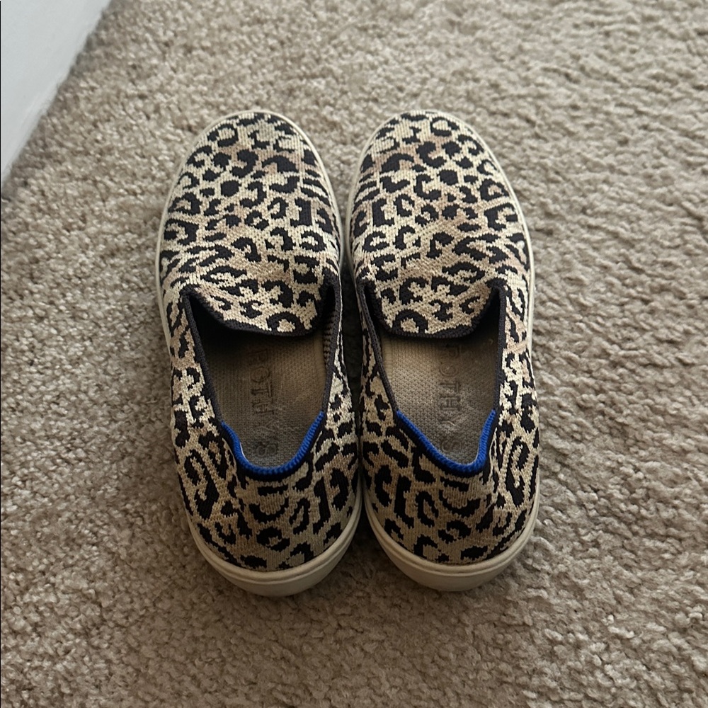 Rothys Leopard Print Slip-On Sneakers Rounded Toe US 7.5 - Picture 2 of 2